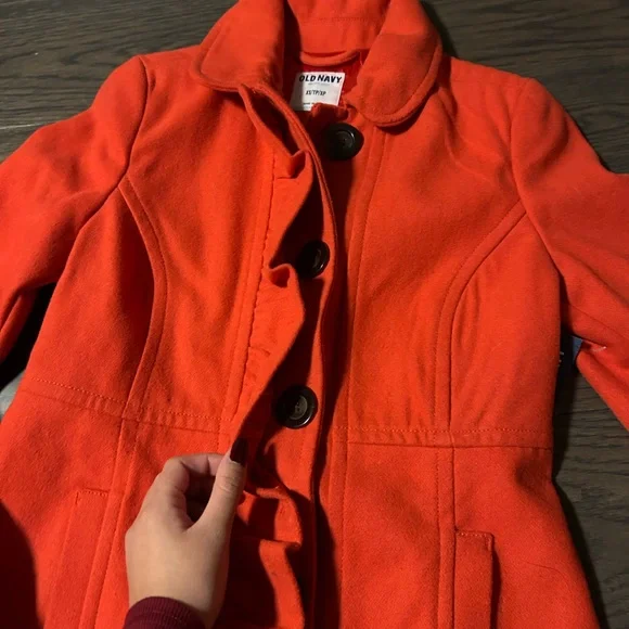 Red coat - Picture 2 of 2